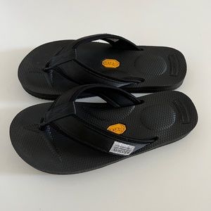 Suicoke Black TONO-V2 Flip Flops
